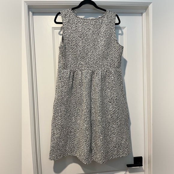 Thyme maternity sleeveless short dress , SIZE XL - Picture 4 of 7
